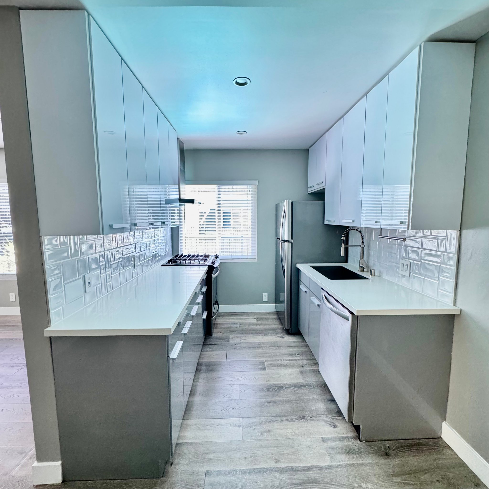 Los Angeles Apartment: 5427 Carlton Way