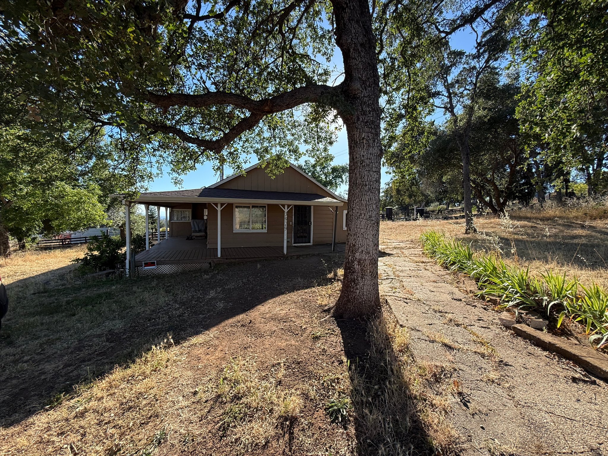 Paradise House: 3929 Pardes Way