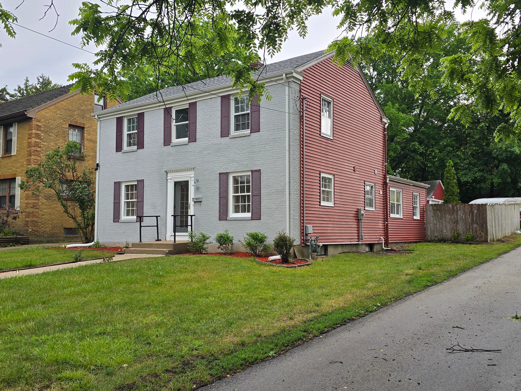 Rockford House: 216 Robert Avenue