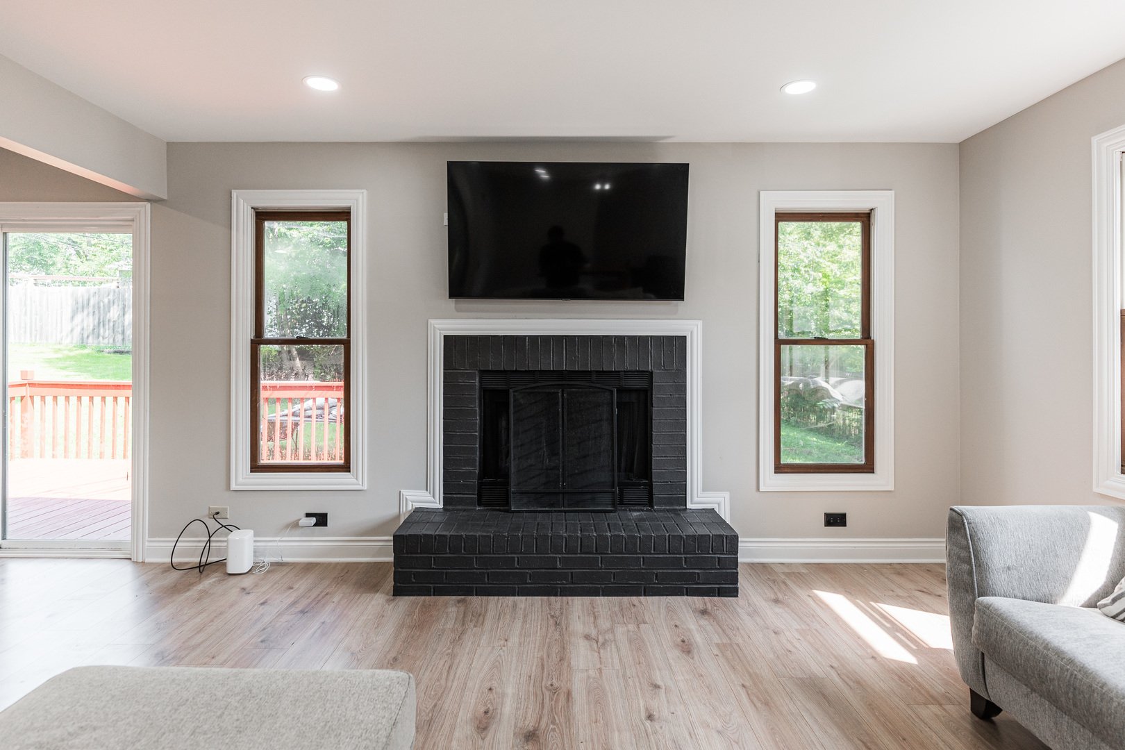 McHenry Single Room: 101 S Lily Lake Rd