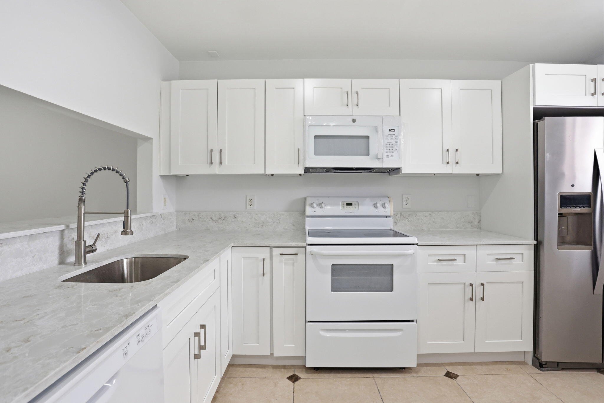 Deerfield Beach Townhome: 315 NW 36th Avenue
