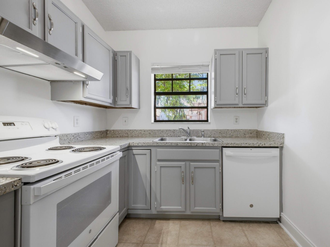 Boca Raton Condo: 321 Norwood Terrace N221