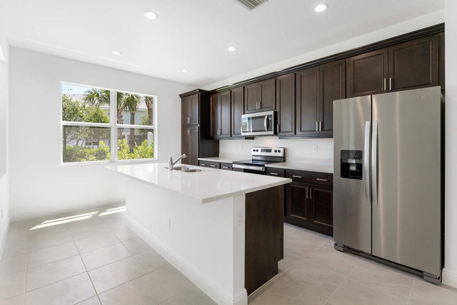 Deerfield Beach Townhome: 552 Sanderling Circle