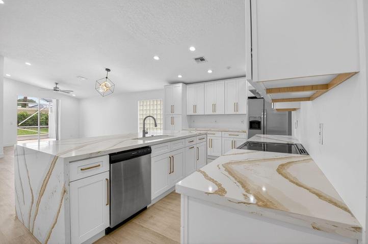 Boynton Beach House: 11728 Dove Hollow Avenue