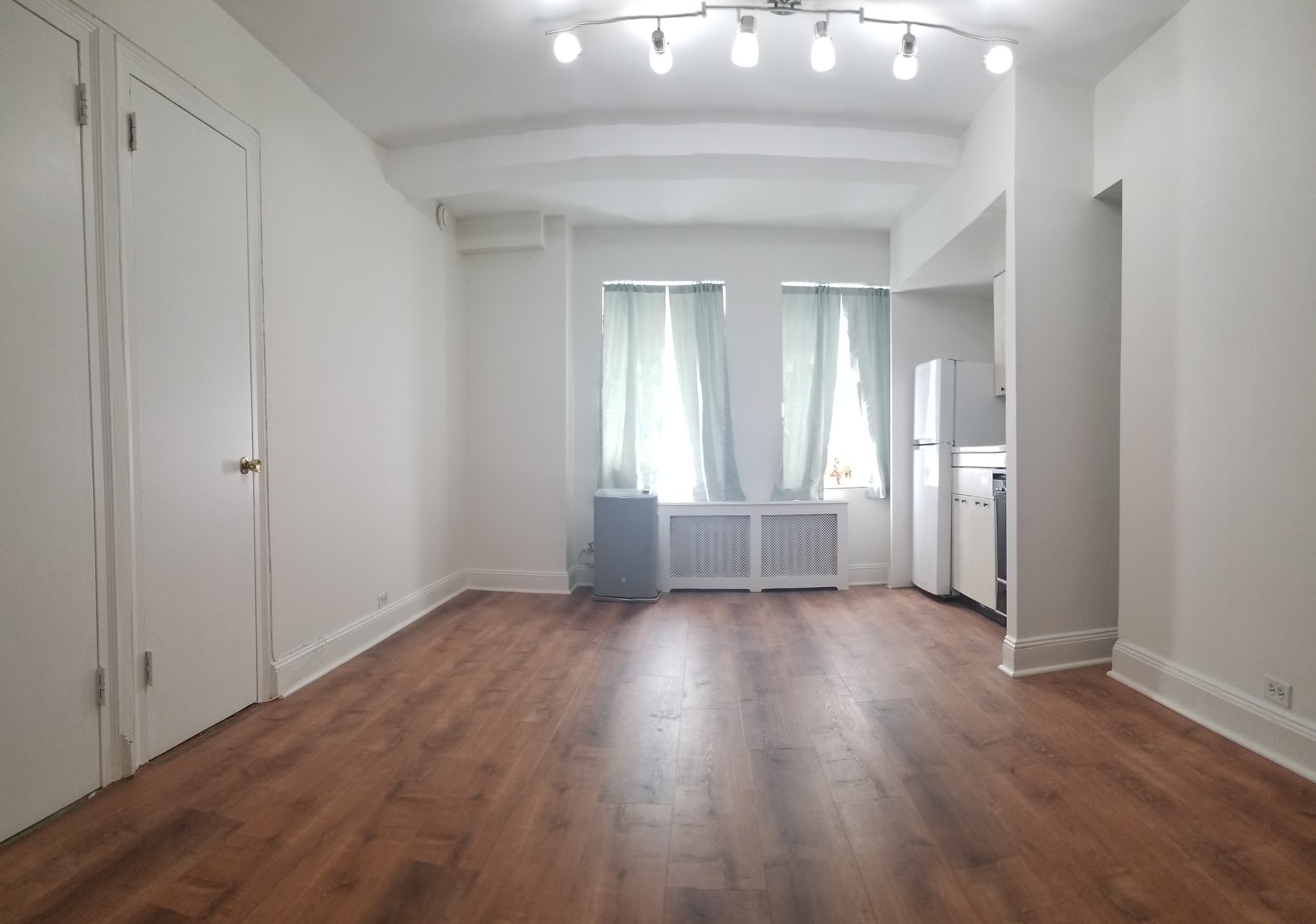 New York Apartment: 45 Tudor City Place