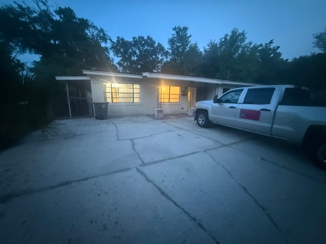 Jacksonville House: 4731 E Castlewood Dr, Jacksonville, FL 32206