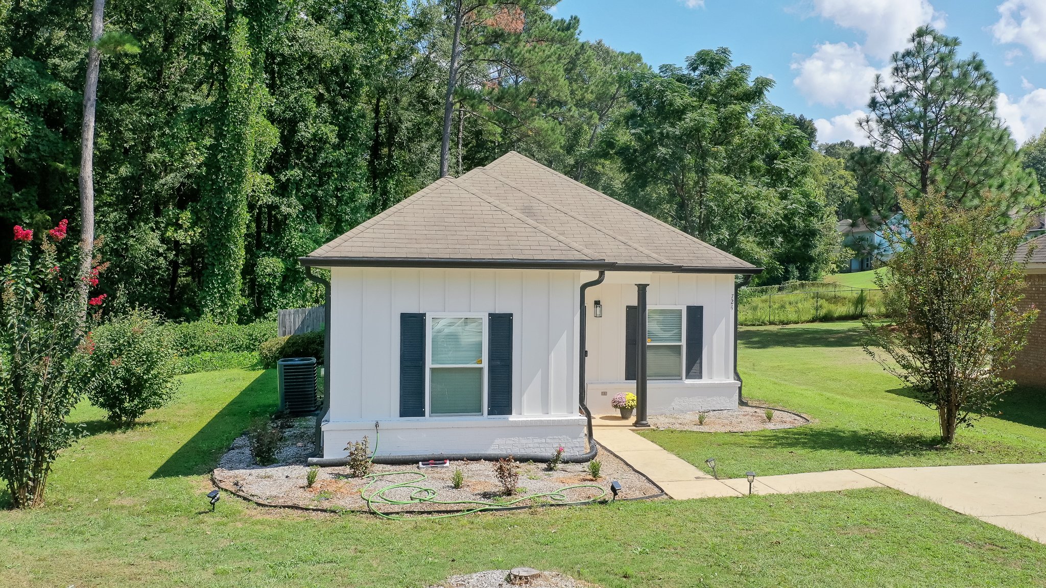 Auburn House: 724 Ellis St
