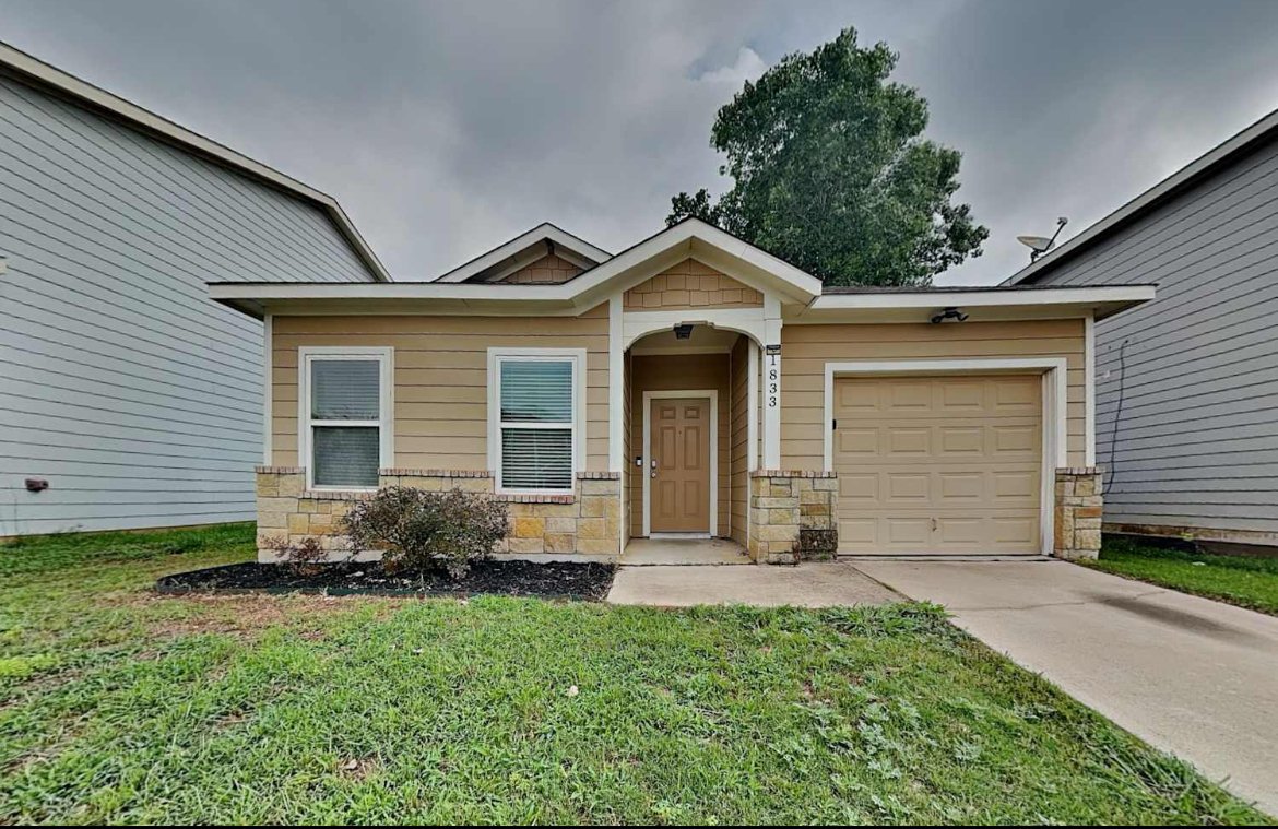 Burleson House: 1832 Wickham Dr