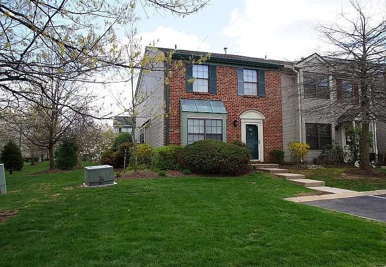 Franklin Park Condo: 24 Kirby Ln
