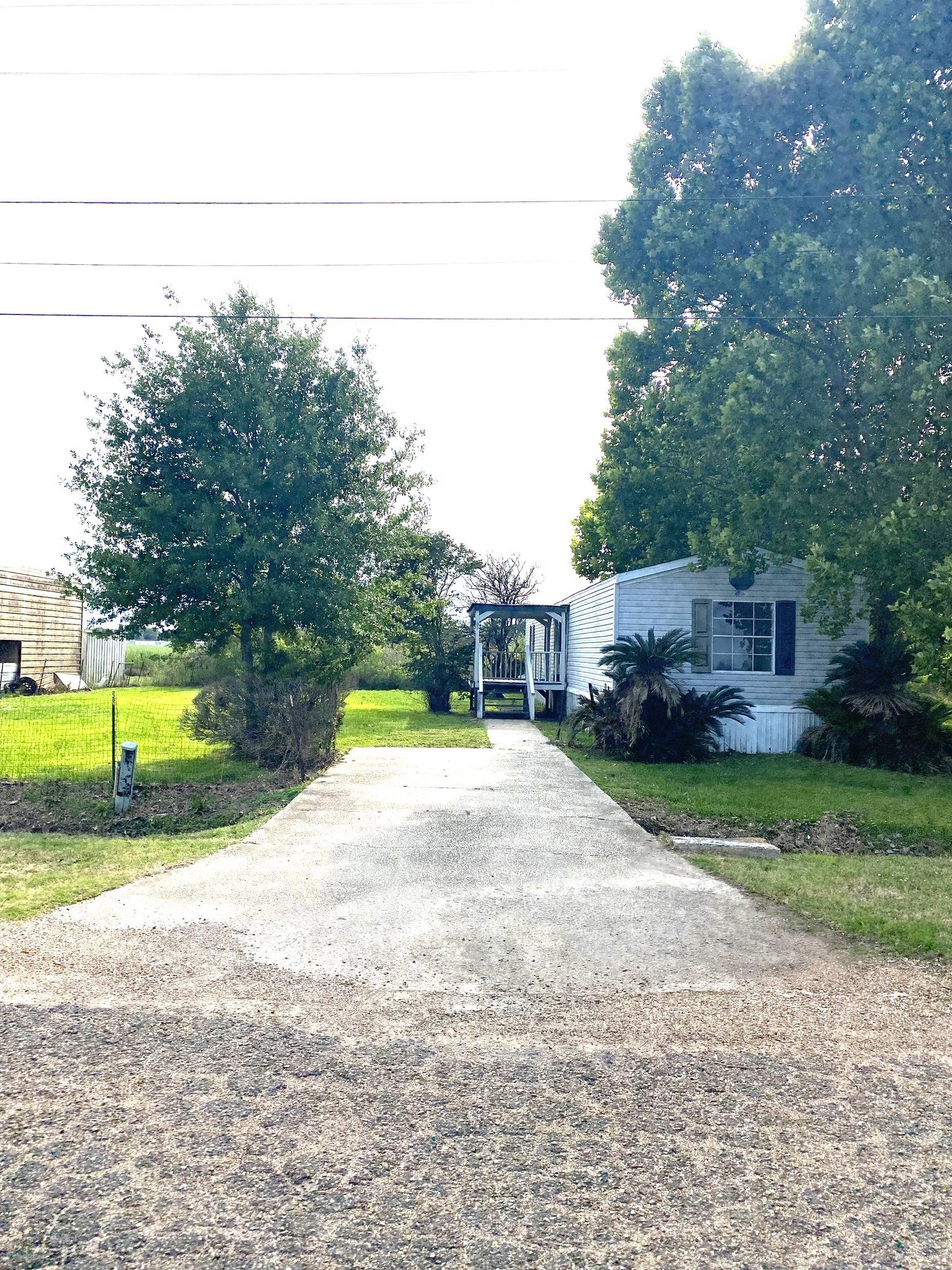 New iberia House: 5907 Cromwell Drive