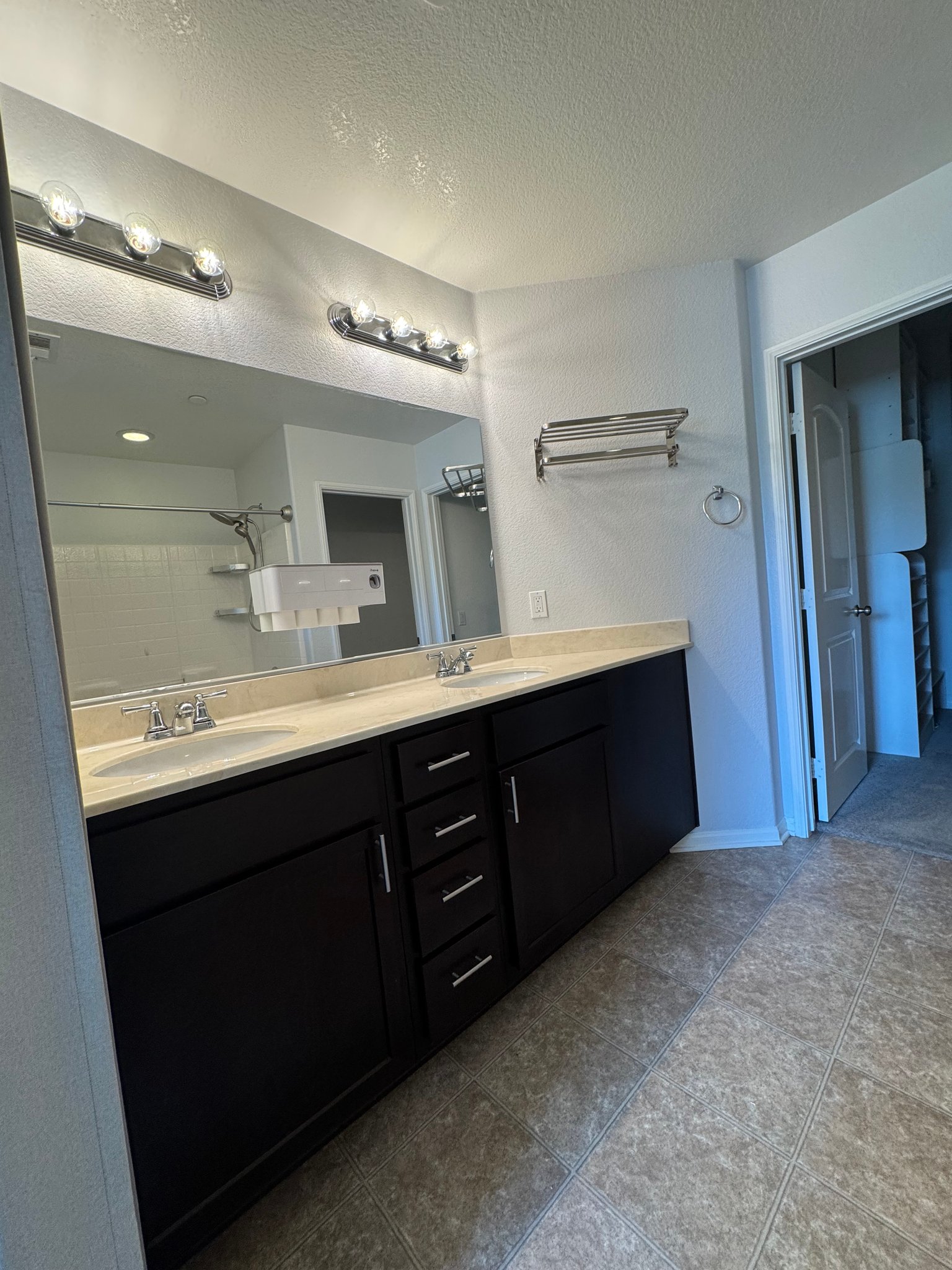 Chula Vista Single Room: 1460 Mockingbird ct unit