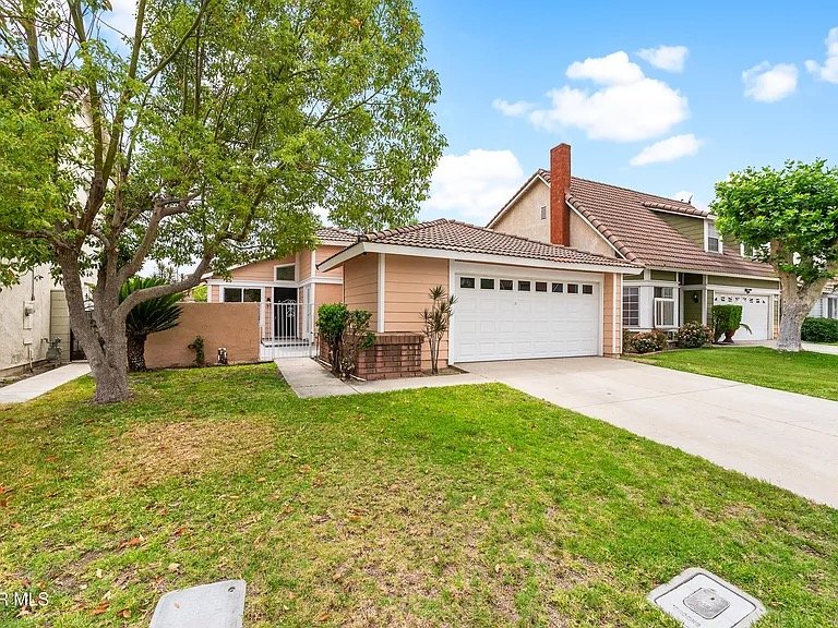 Fontana House: 11966 Rancherias Dr