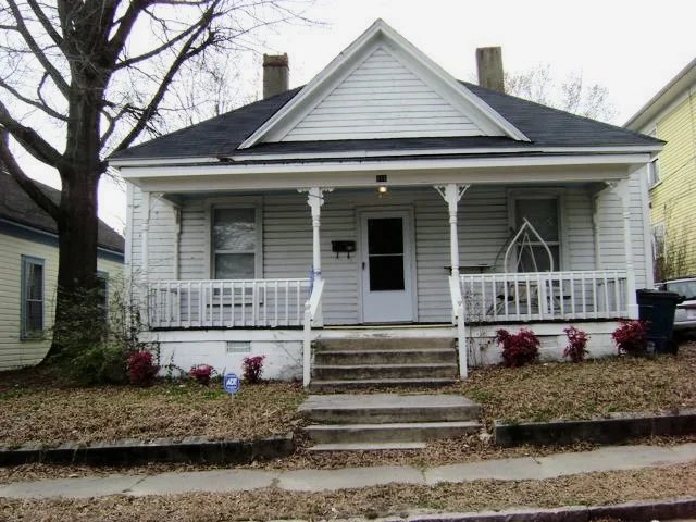 Durham House: 616 S. Buchanan Blvd