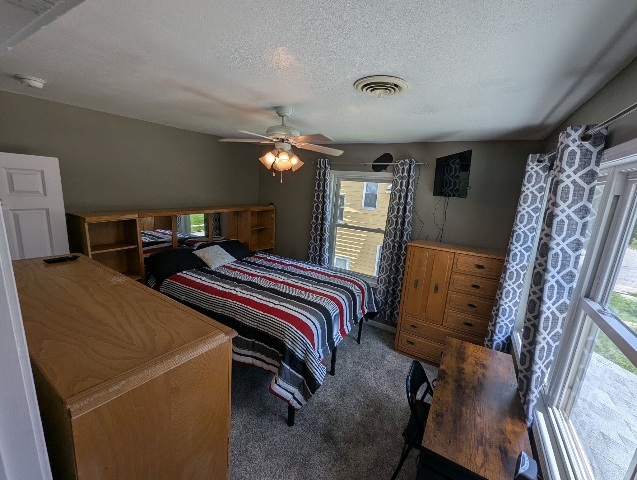 Des Moines Single Room: 1303 College Ave