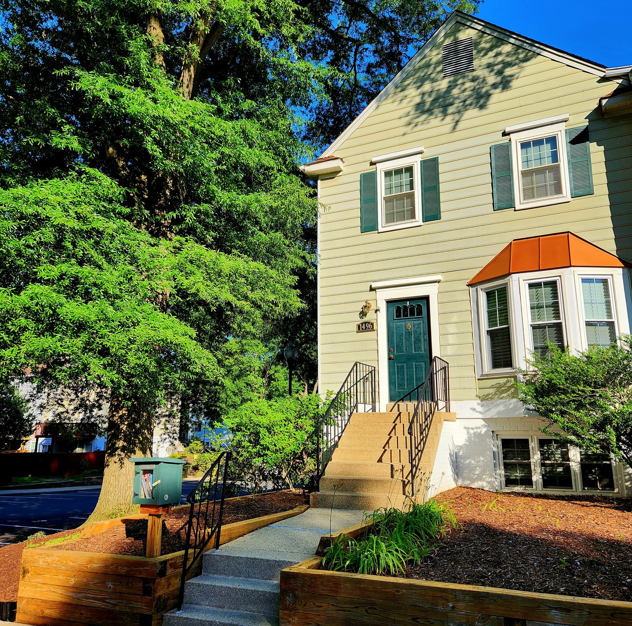 Crofton Townhome: 1496 Lowell Court
