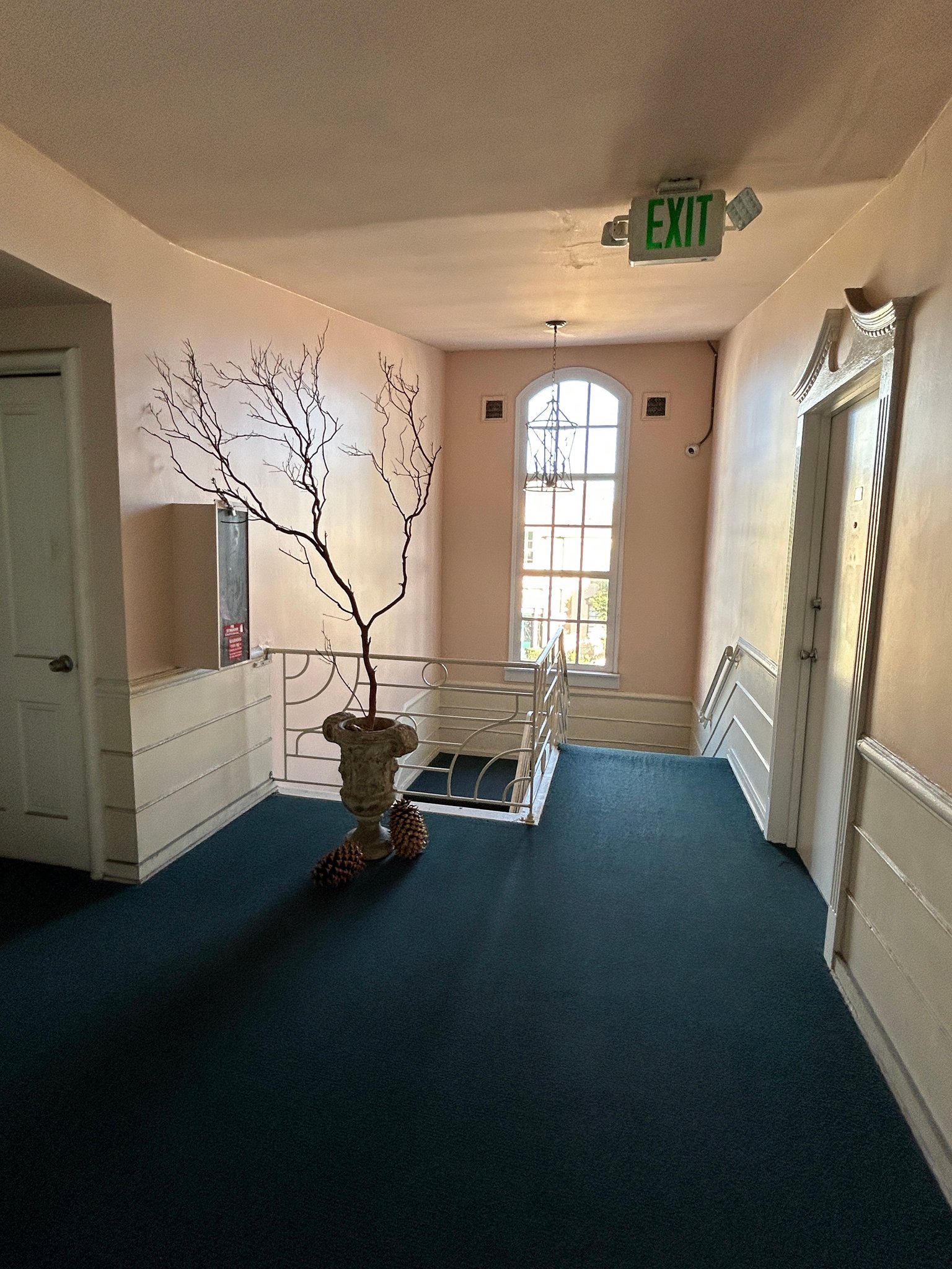 LOS ANGELES Apartment: 1781 ORCHID