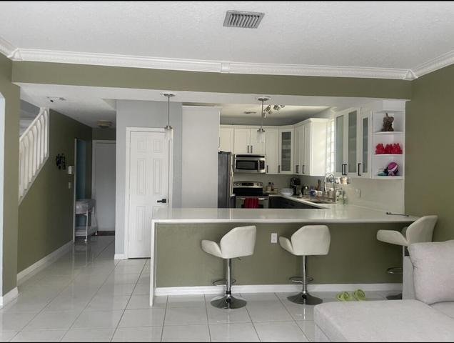 Greenacres House: 4251 Pine Hollow Circle