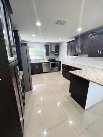West Palm Beach House: 5858 Tarragon Drive