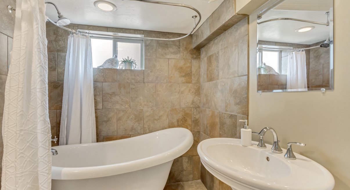 Salt Lake City House: 1186 E Westminster Ave