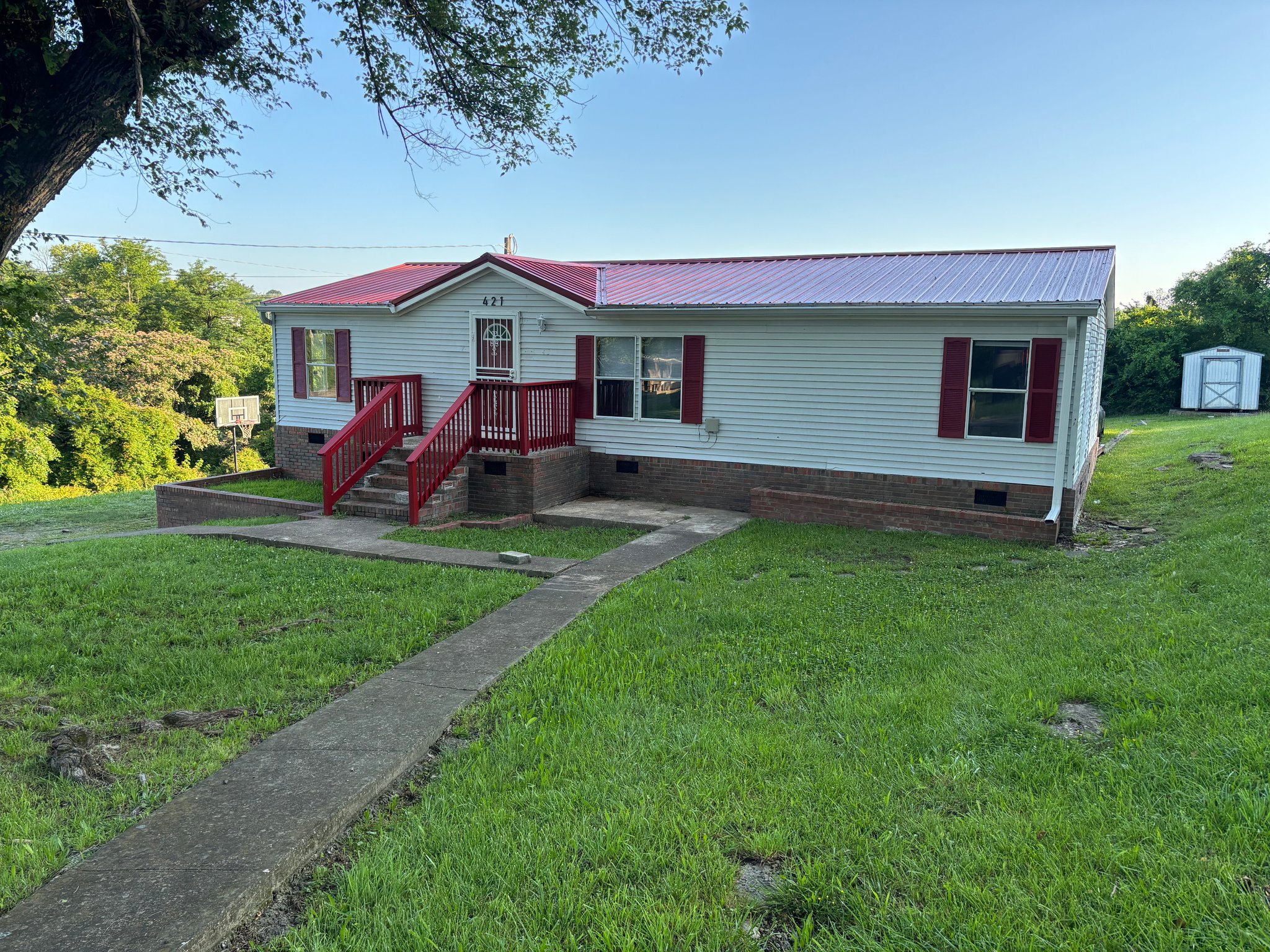 Columbia House: 421 Hannaway St