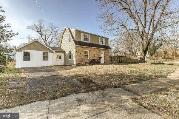 Halethorpe House: 1209 Greystone Rd