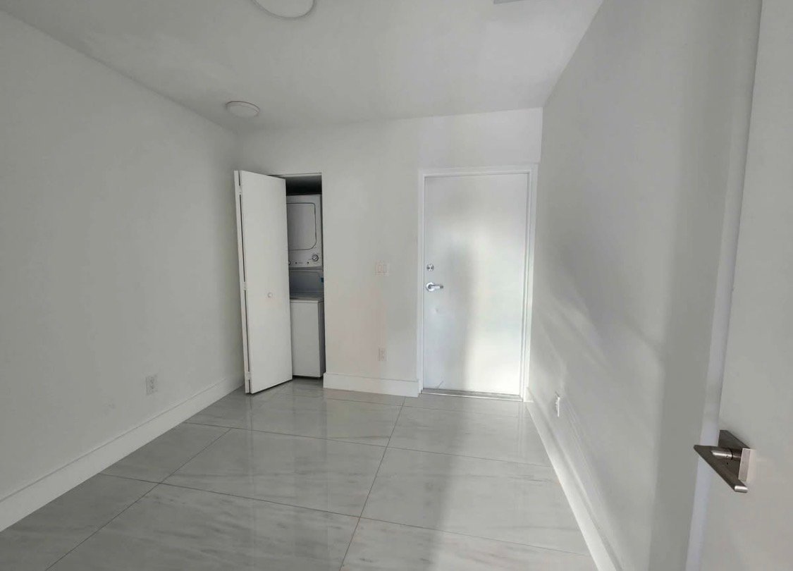 Miami Apartment: 14403 Booker T Washington Blvd