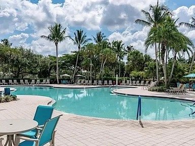 Naples House: 4910 Kingston Way