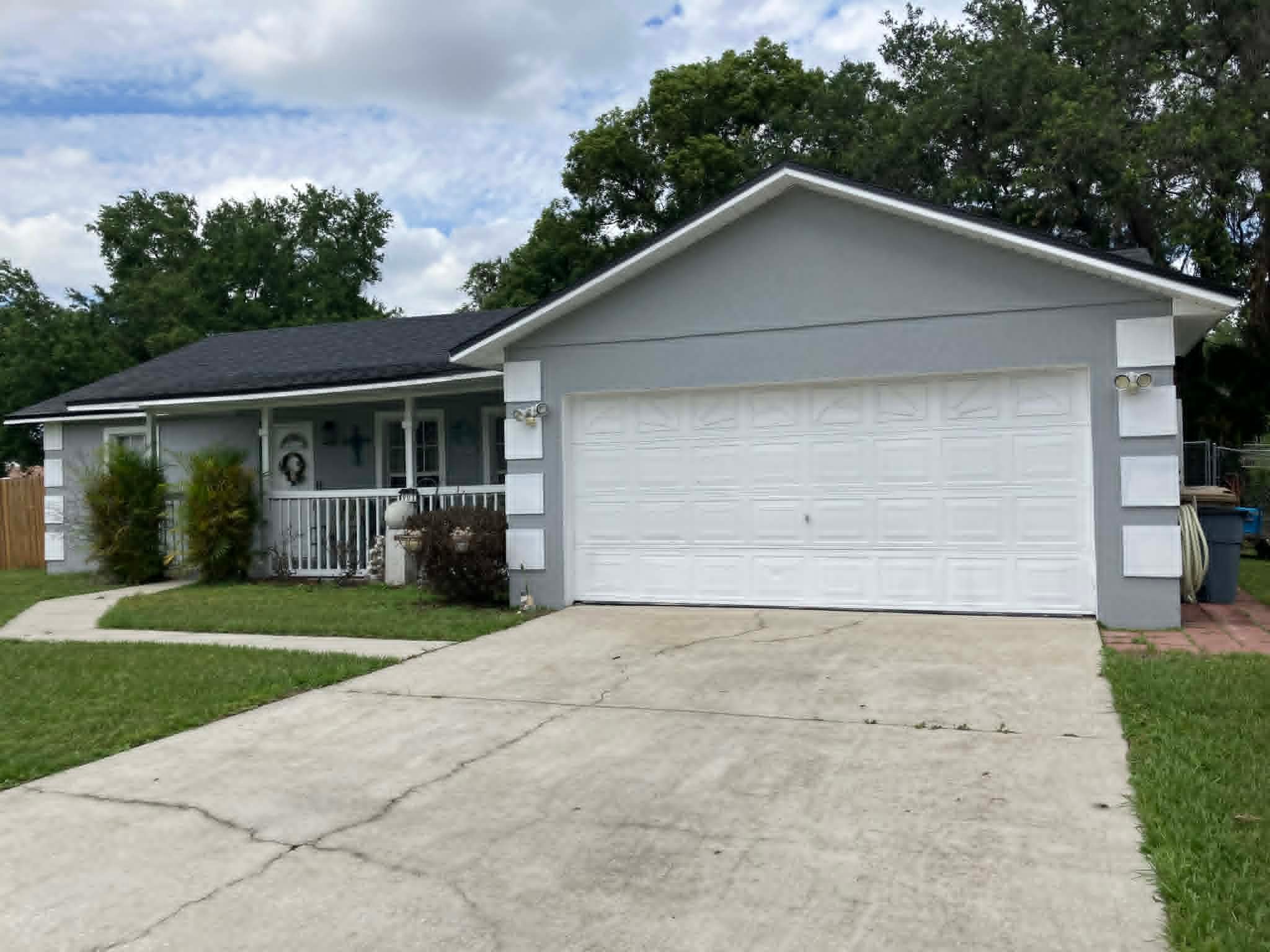Kissimmee House: 907 Lacey Oaks Court