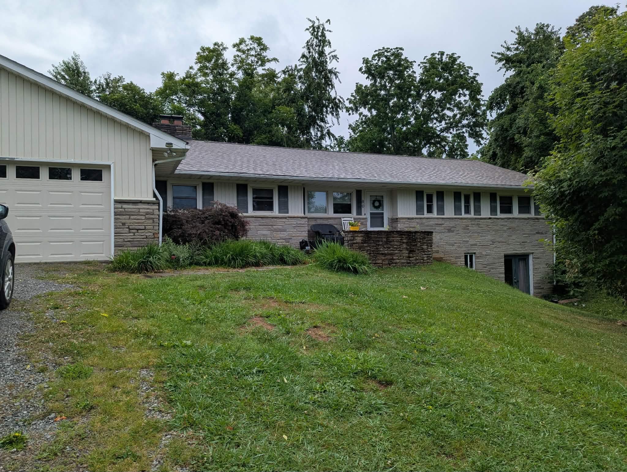 Greeneville House: 80 Dobson Dr