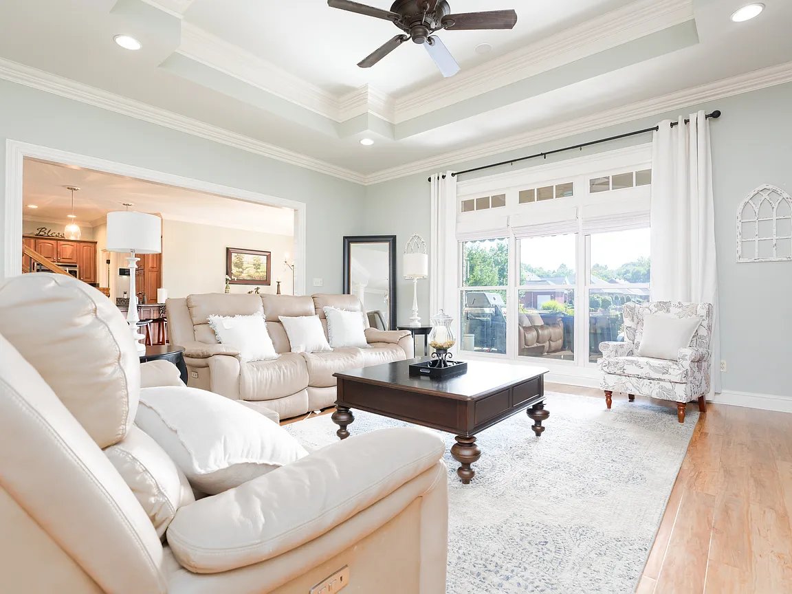 Owensboro House: 1650 Creek Haven Loop