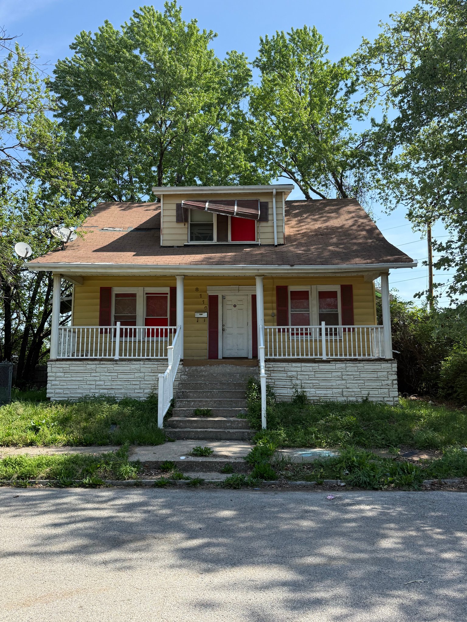 St. Louis House: 8116 Pelham Ave