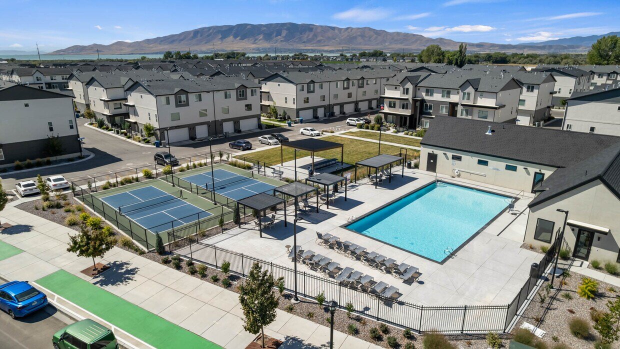 American Fork Townhome: 1128 W 310 S