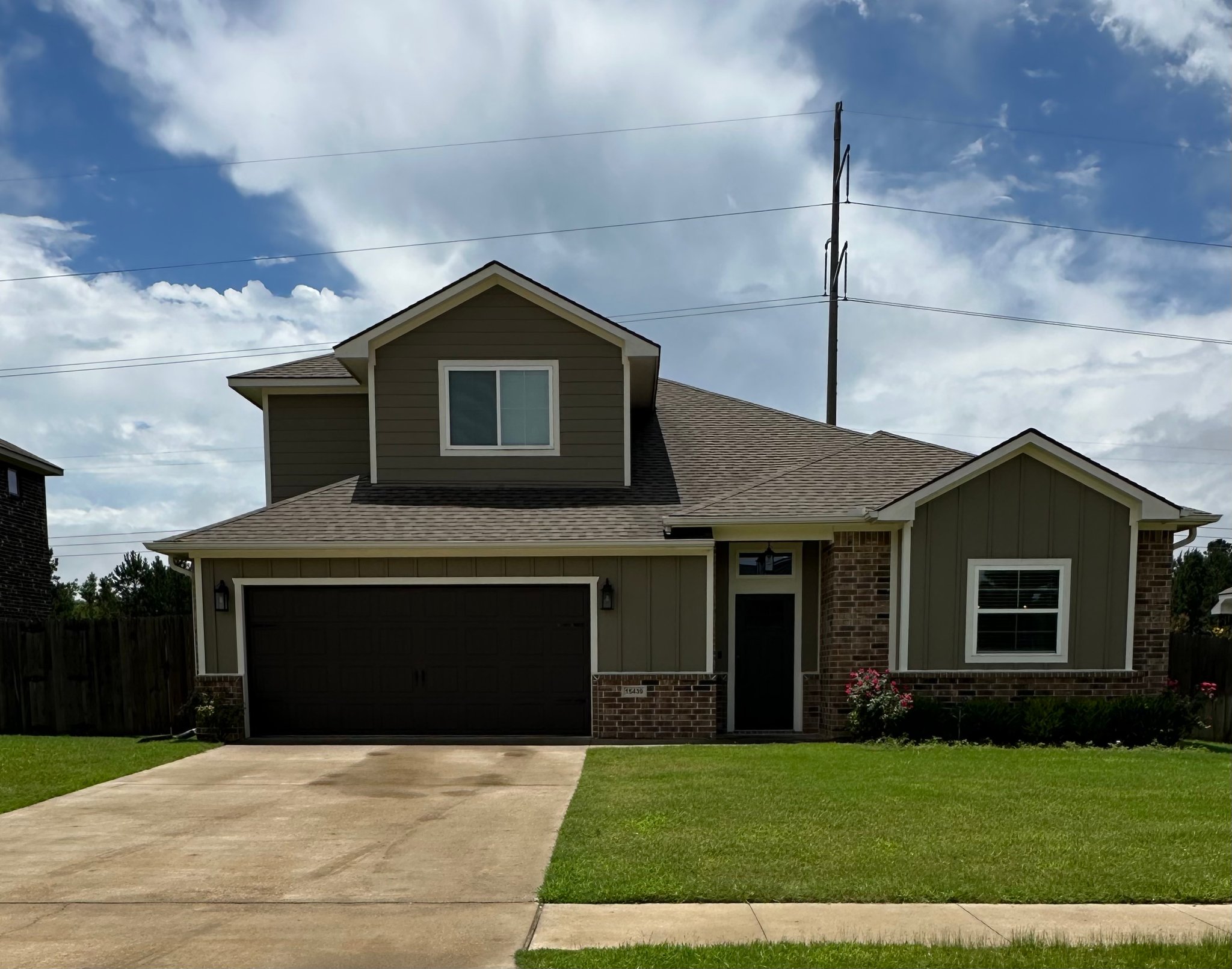 Lindale House: 15439 Anna Ln