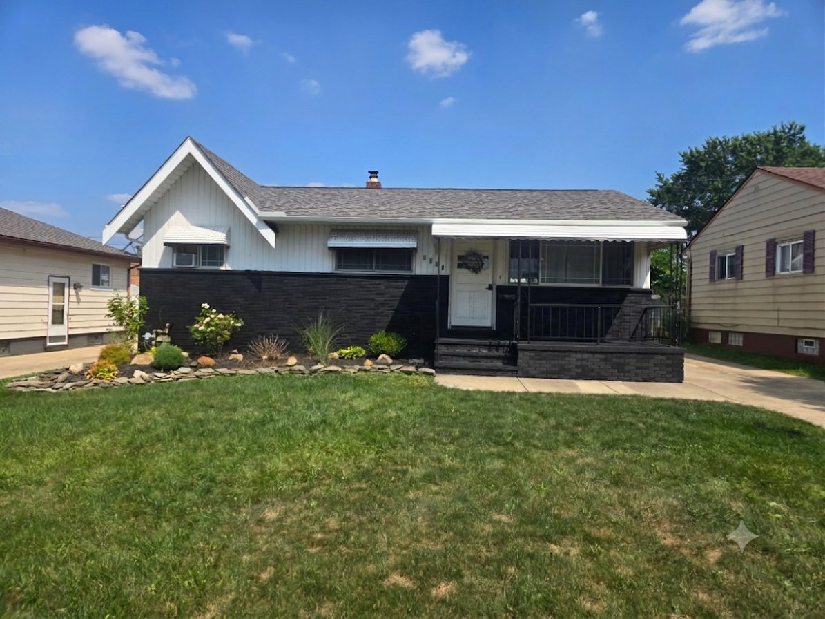 Brookpark House: 6455 Almont dr