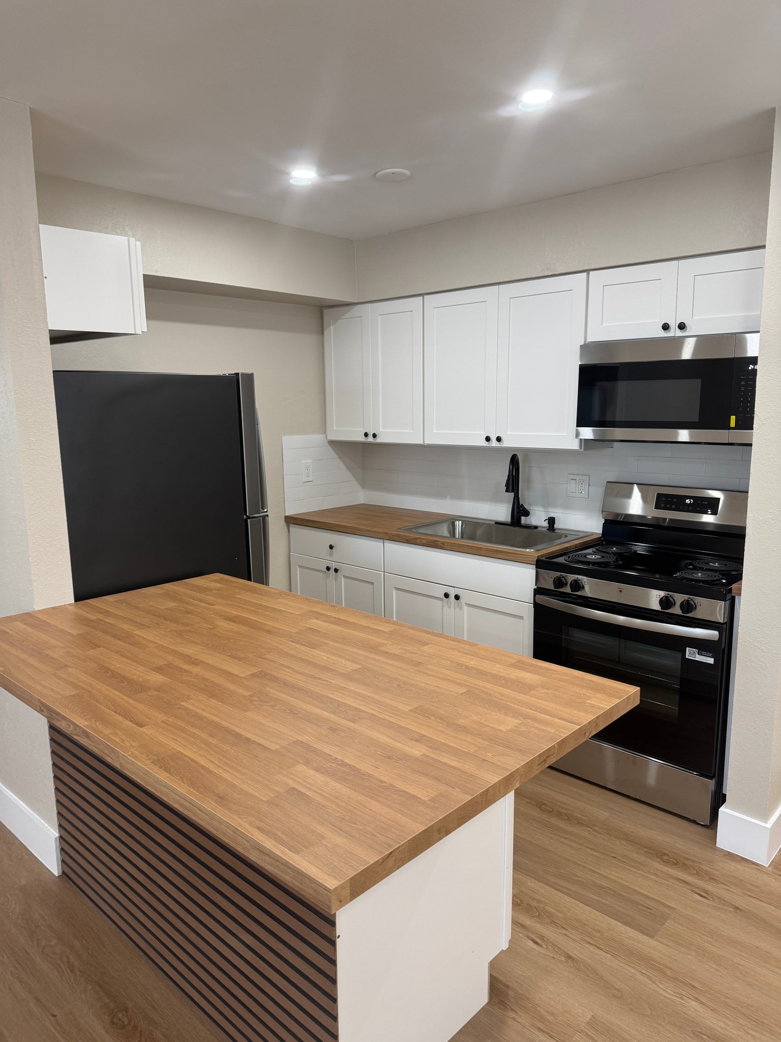 Tamarac Multiplex: 2271 NW 52 CT