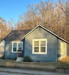 Edwardsville House: 207 N 4th Street