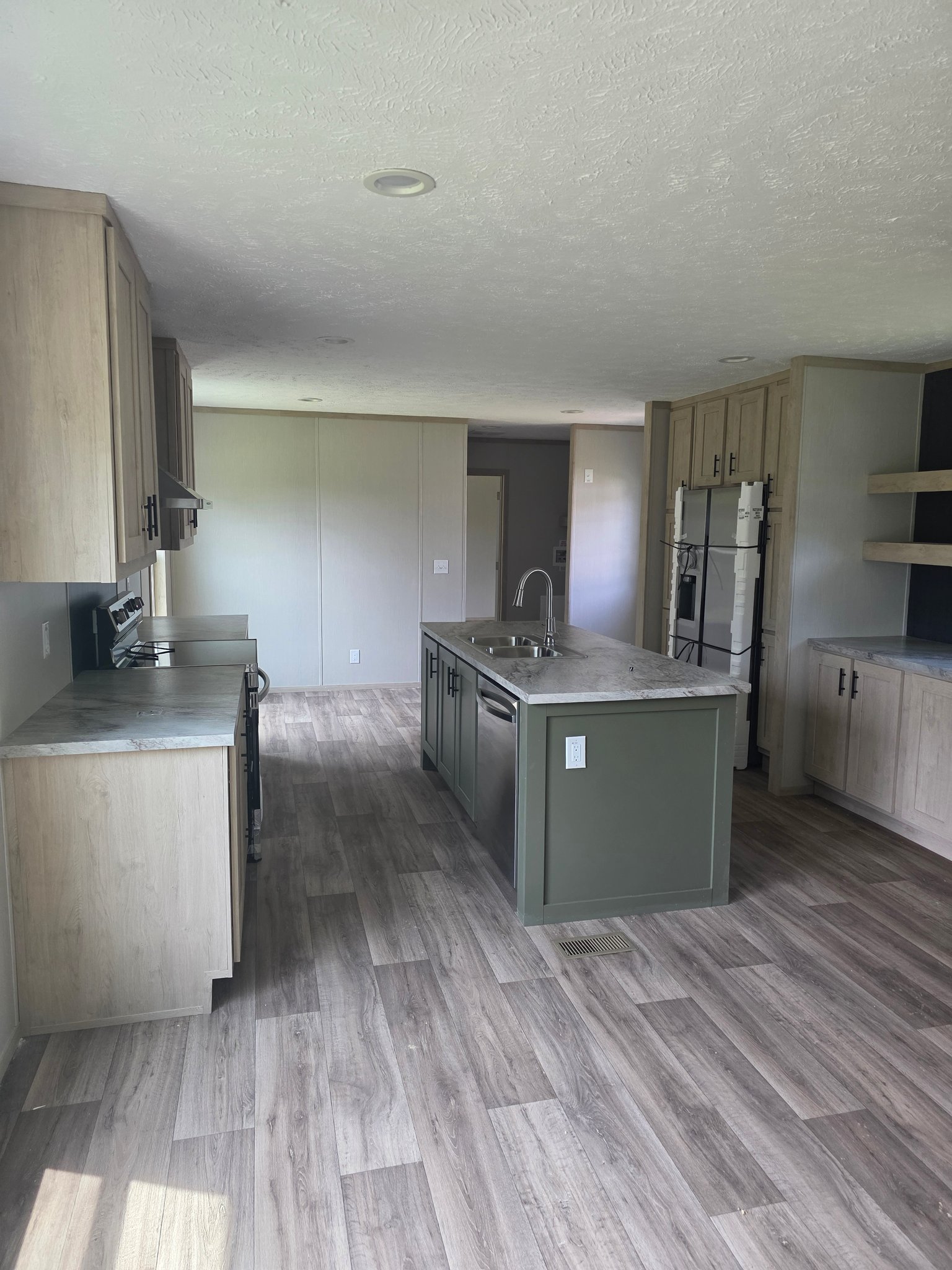 Midway Park House: 611 Wright LN
