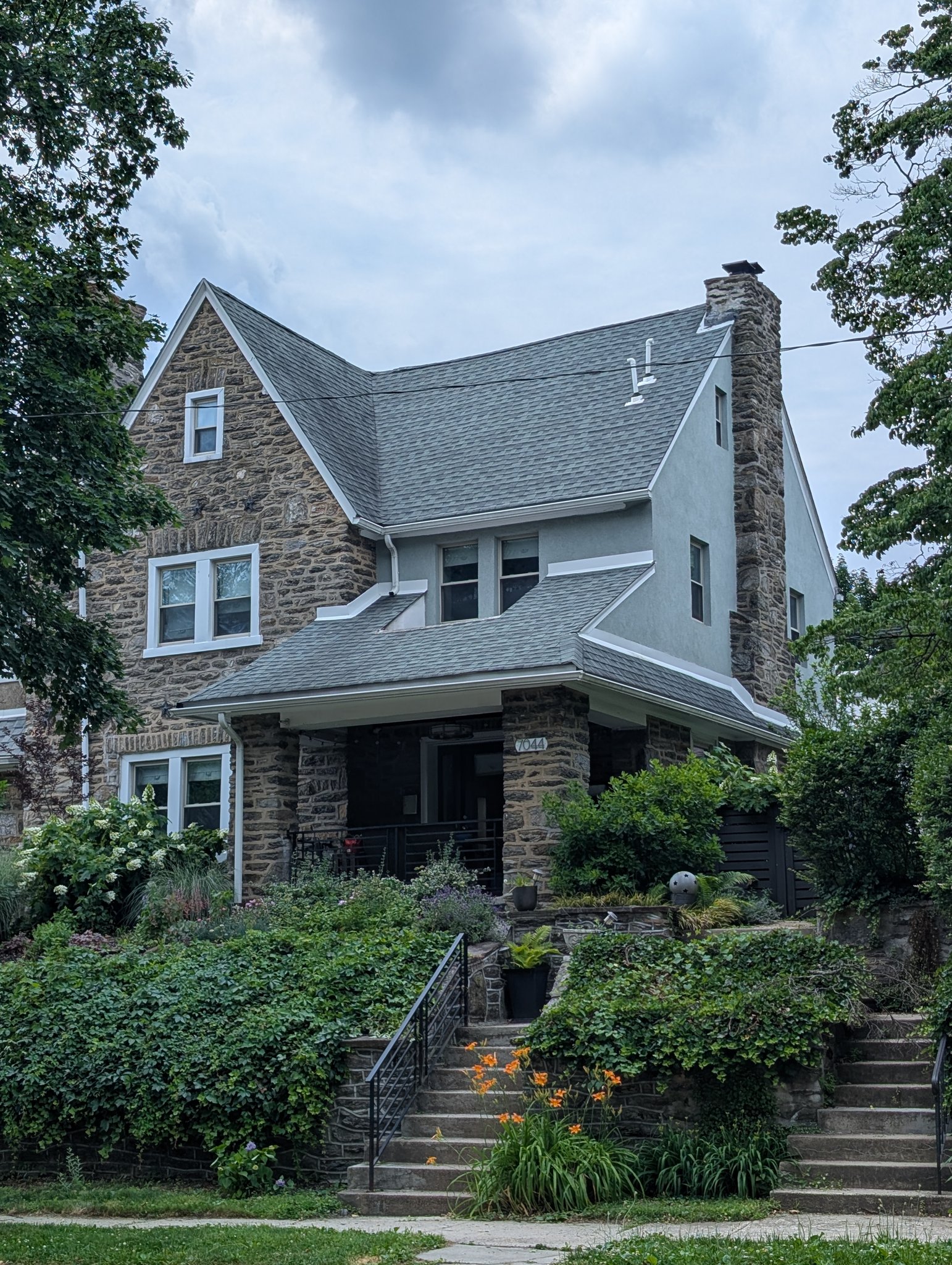 Philadelphia House: 7044 Lincoln Drive