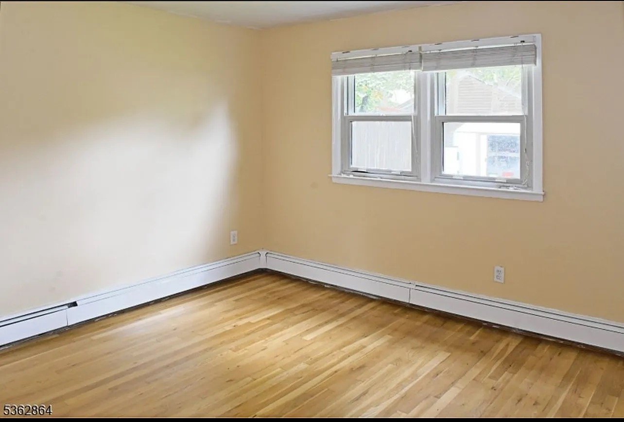 Lake Hiawatha House: 218 Hiawatha Blvd