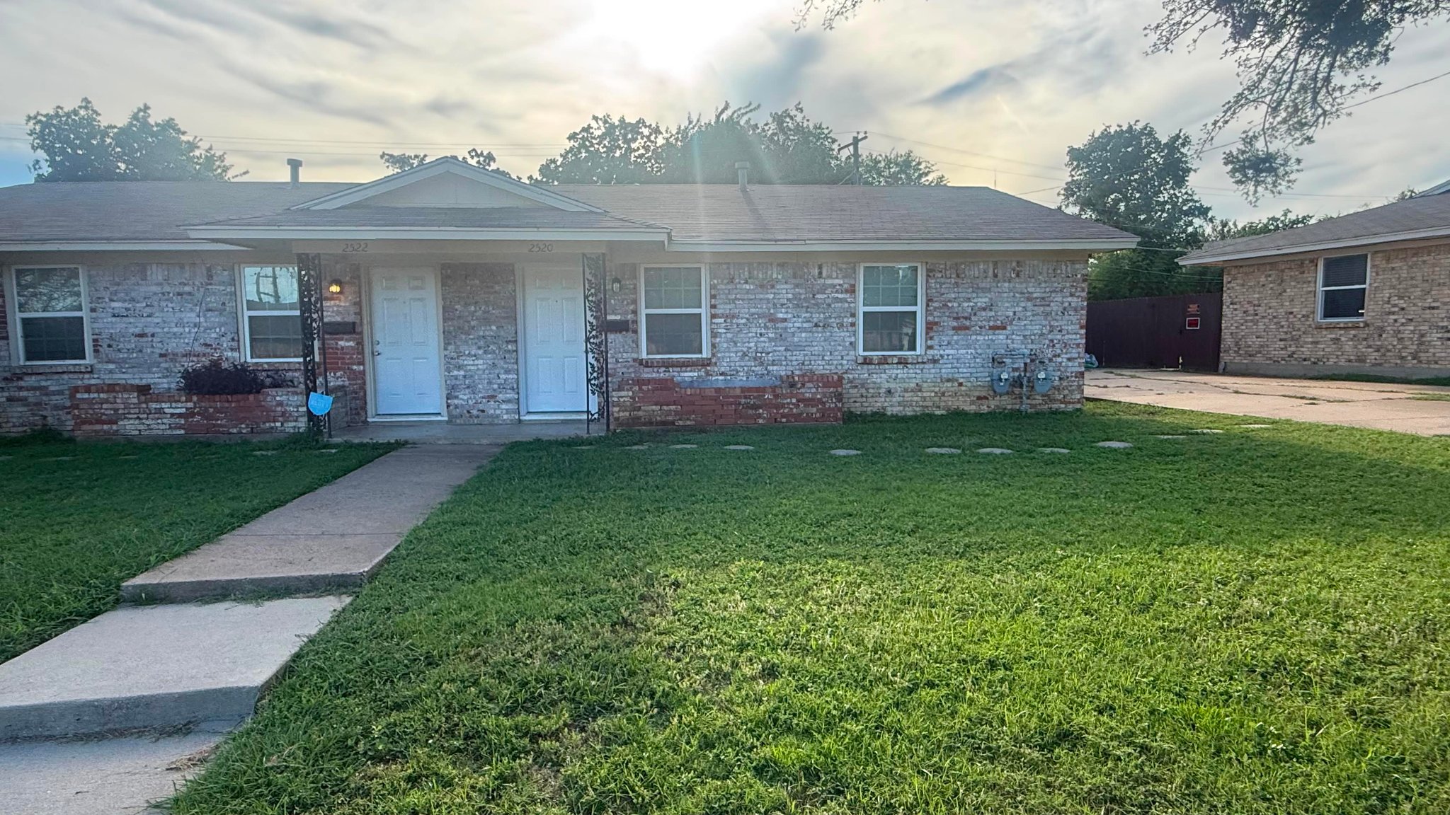 FORT WORTH Multiplex: 2520 normont Cir