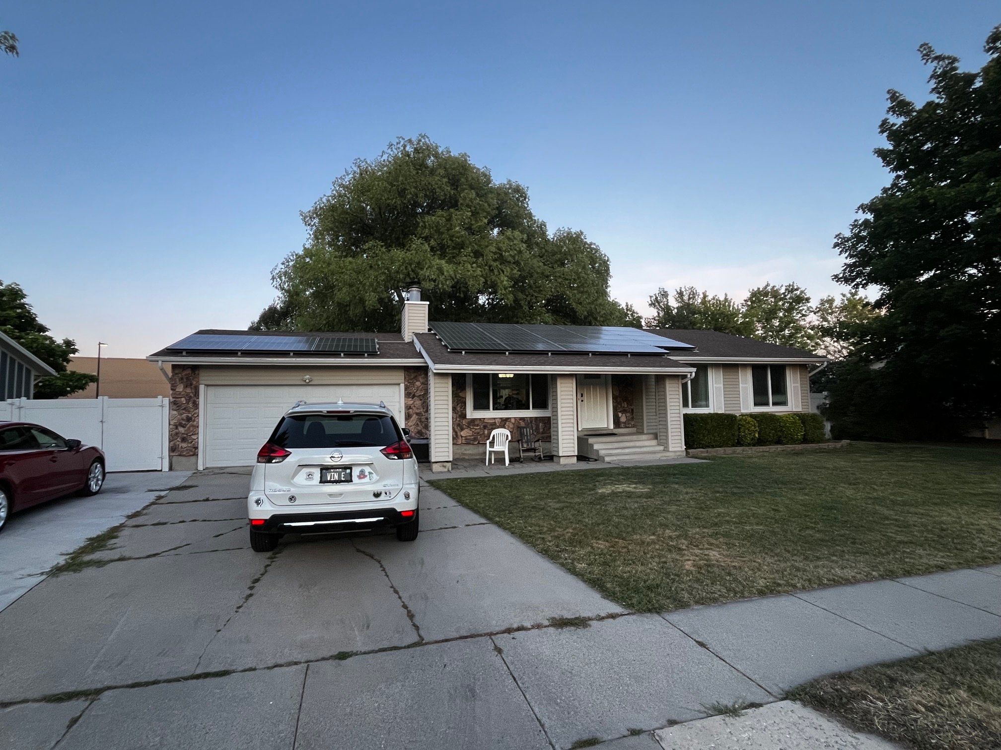 West Jordan House: 6823 S Heather Way