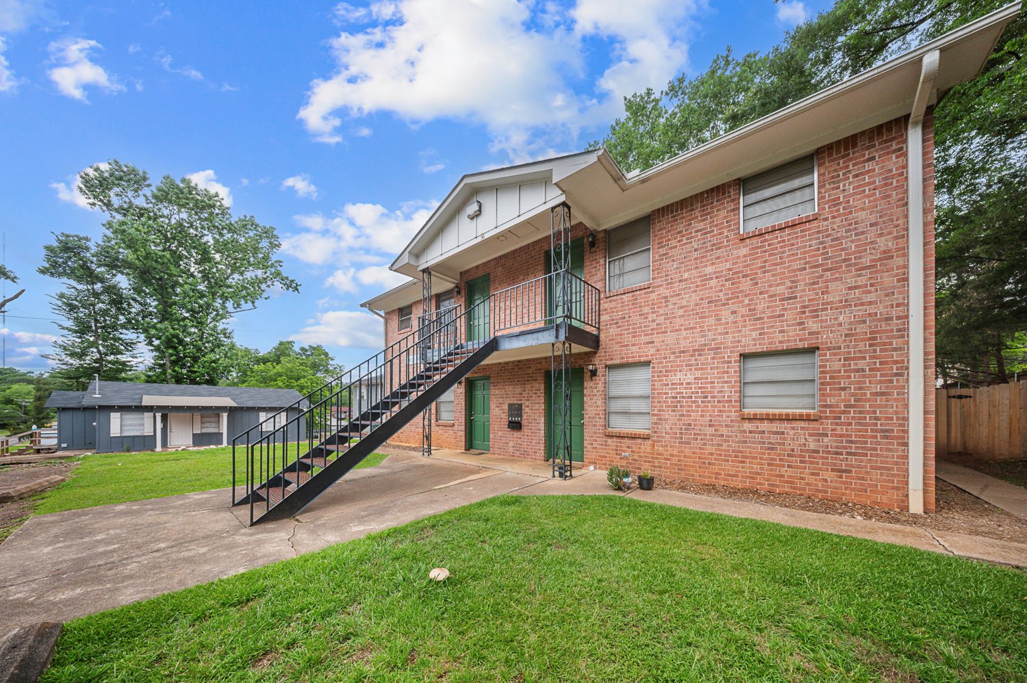 Nacogdoches Multiplex: 304 Powers St