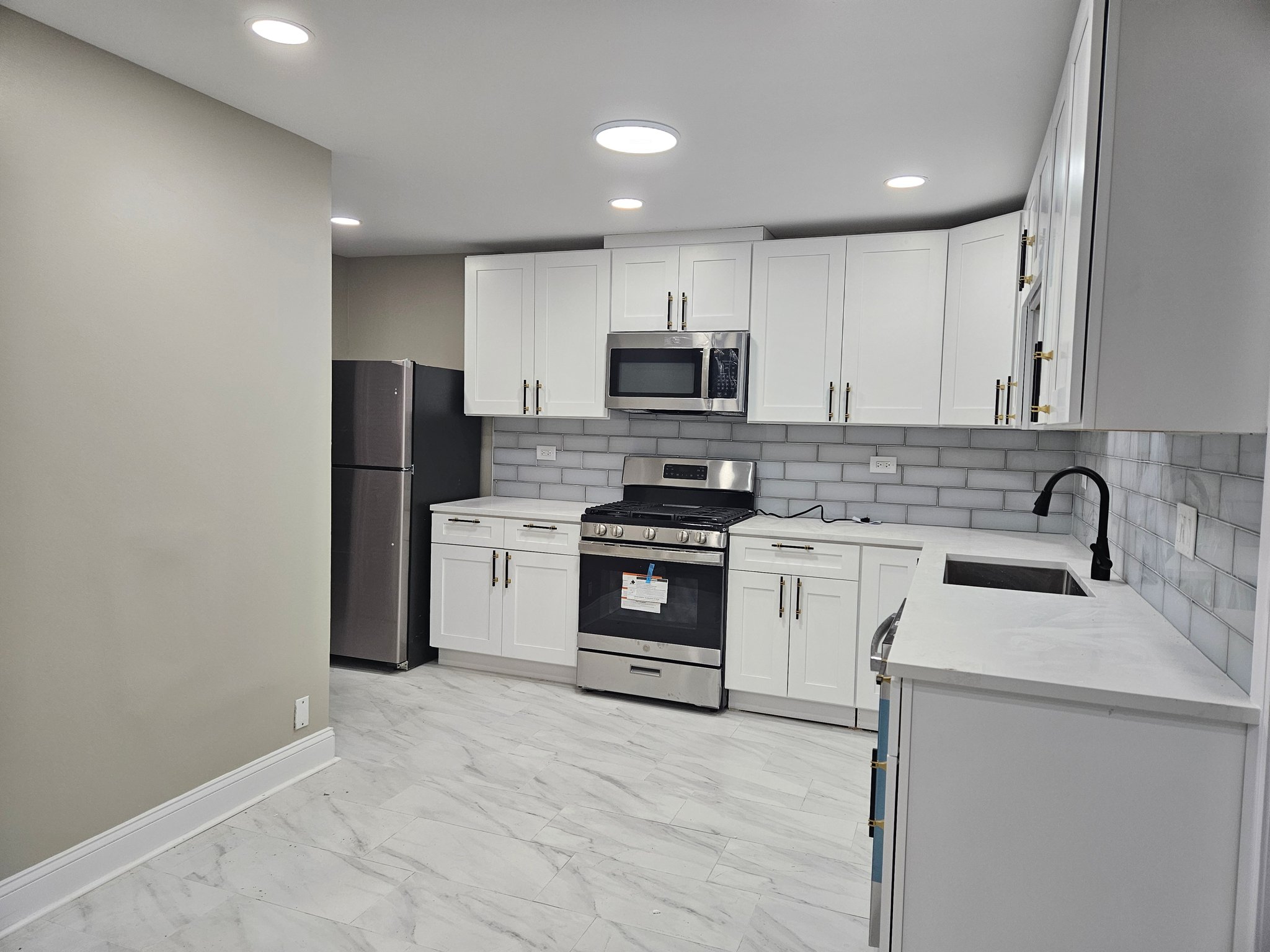 streamwood House: 1020 S Park Blvd
