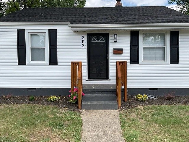 Richmond House: 203 E 35th St