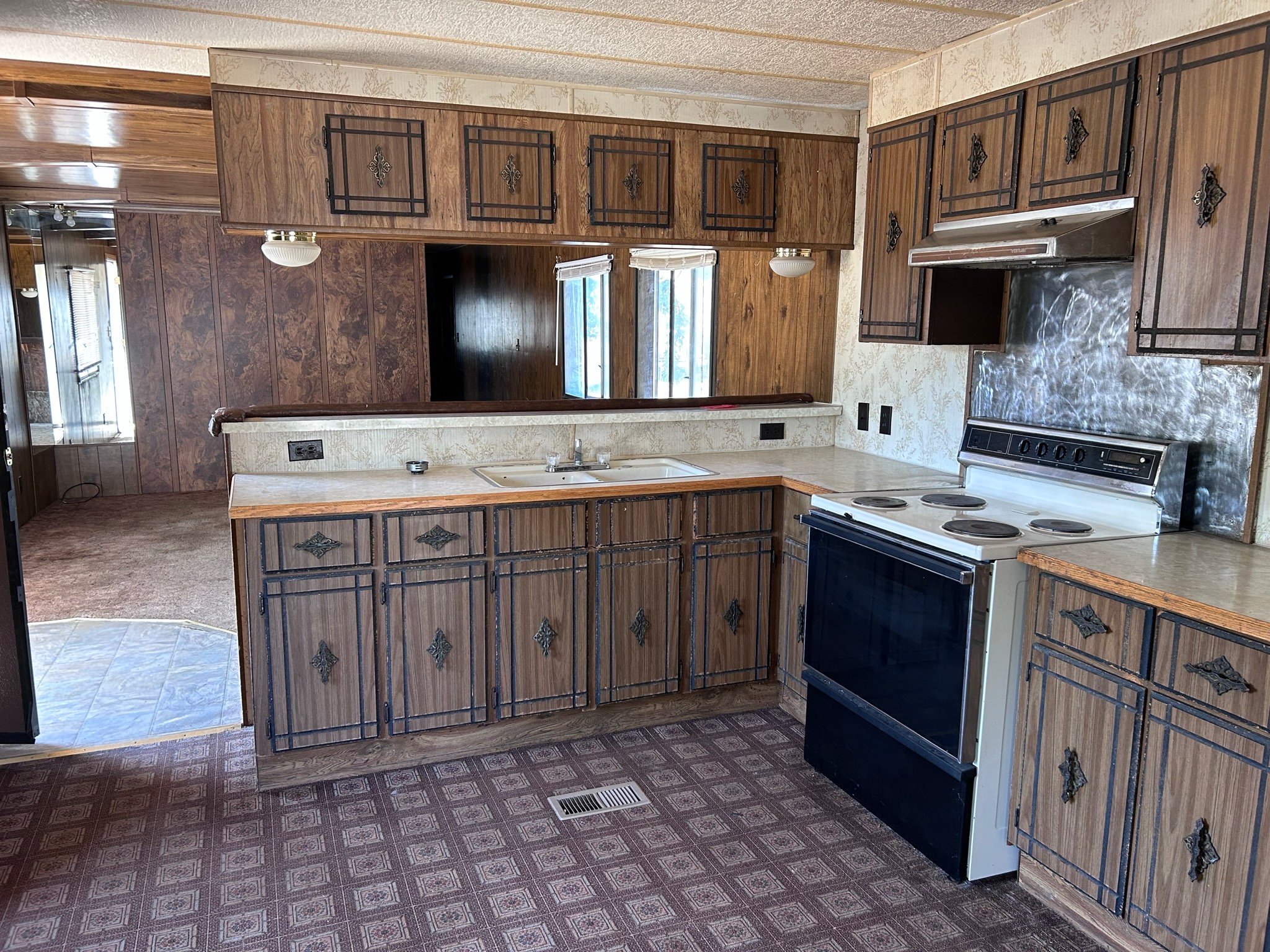 Great Bend Single Room: 5501 9th St.,