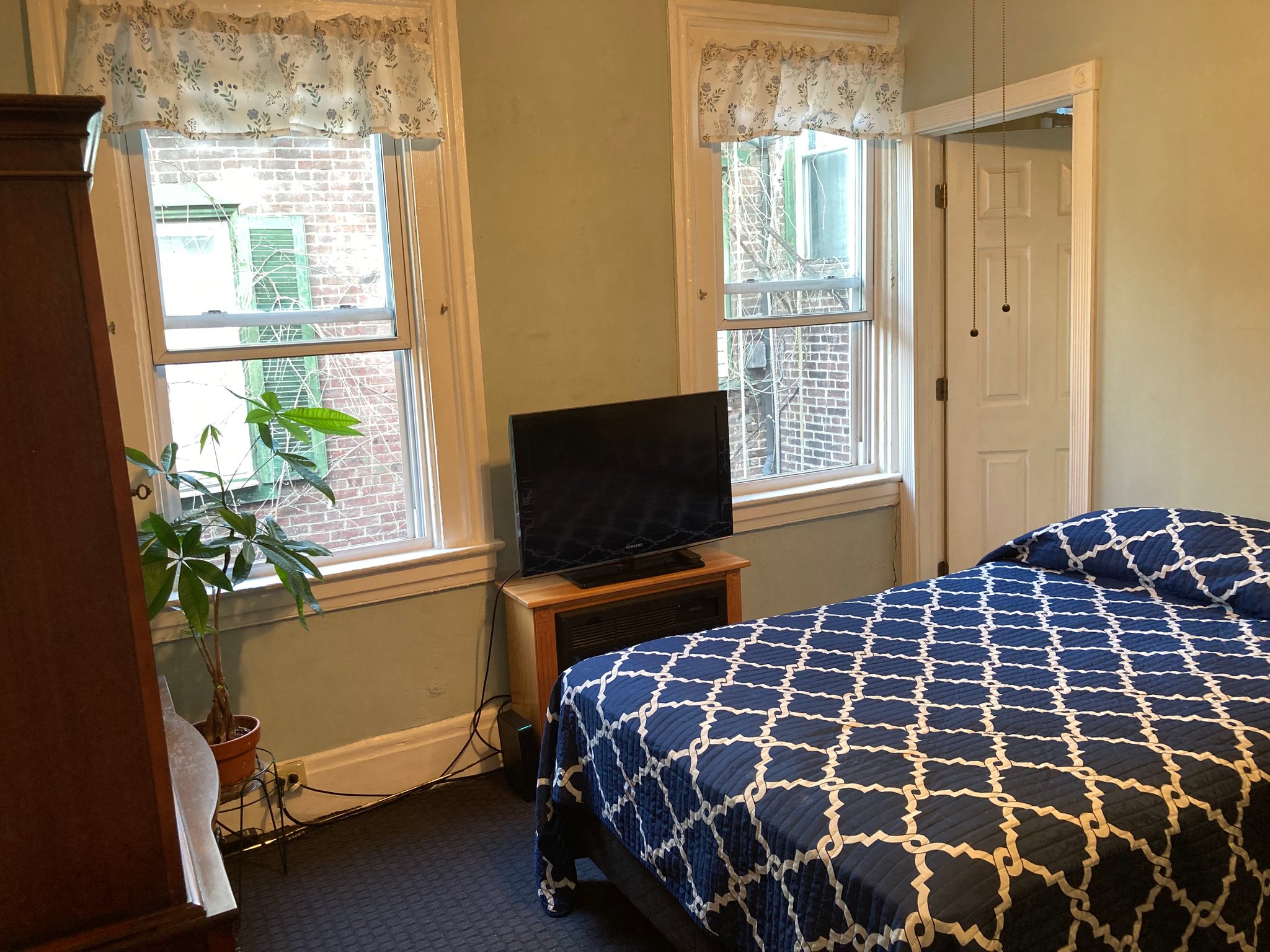 Pittsburgh Apartment: 2160 Wylie Ave