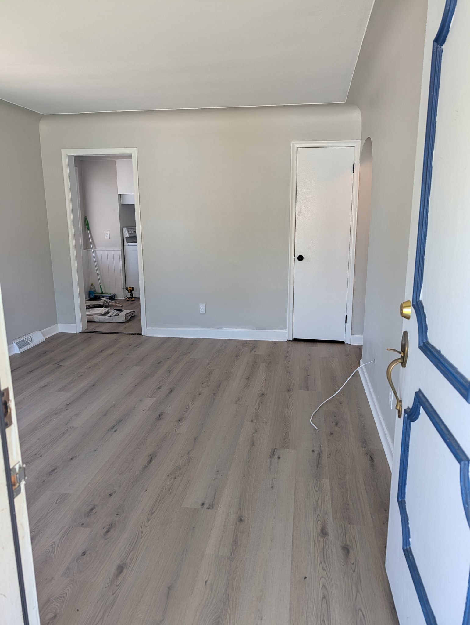 St Clair Shores House: 21712 Lakeview