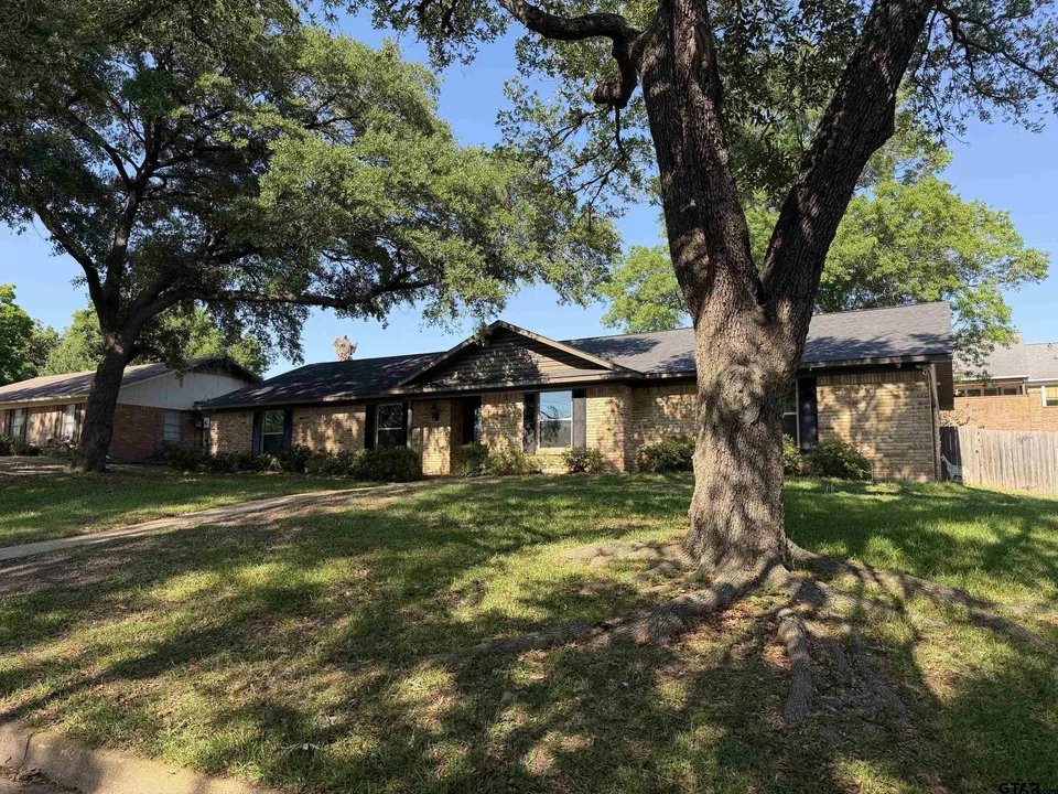 Tyler House: 3424 Glendale Dr