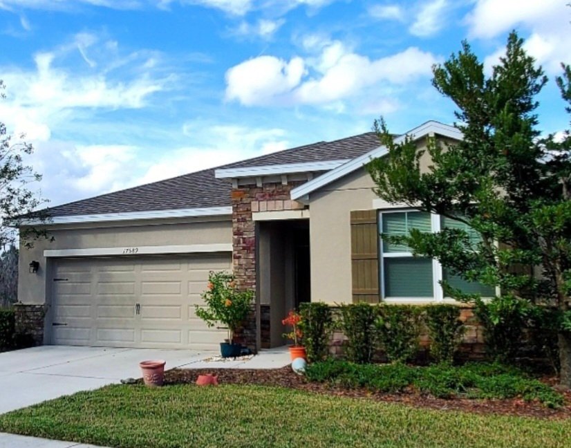 Brooksville House: 17589 Garsalaso Cir