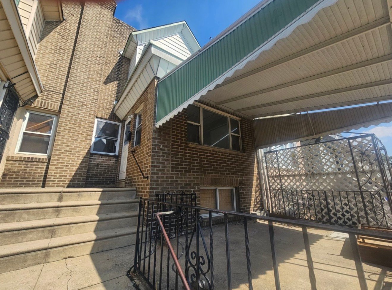 Philadelphia House: 6737 Guyer Ave